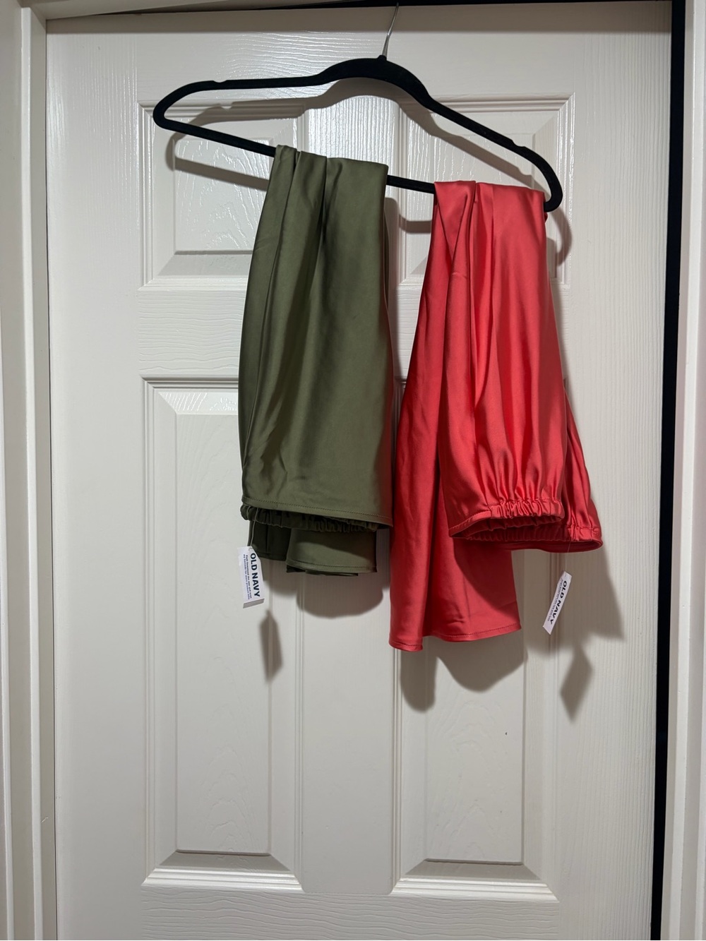 Old Navy Women’s Skirts in Olive Green & Coral